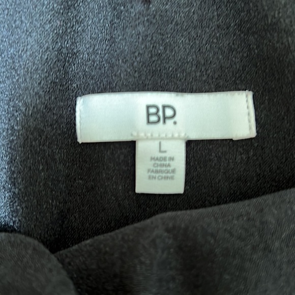 Scalloped BP tank - Picture 3 of 5